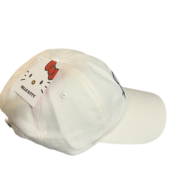 Hello Kitty Embroidered Character Head Art Adult White Baseball Cap NWT - Picture 2 of 7